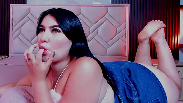 MiaaFarrel online show from 10.21.25