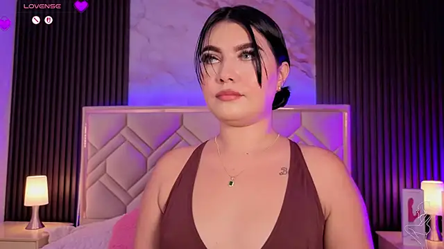 MiaaFarrel online show from 04.10.26