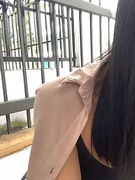 KloePink  online show from 10.02.25