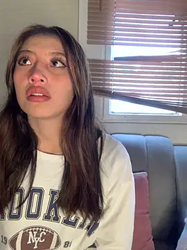 KloePink  online show from 12.04.25