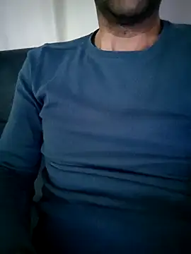 Snapshot of fearleass chatting on 10.20.25 fearleass online show from 10.20.25