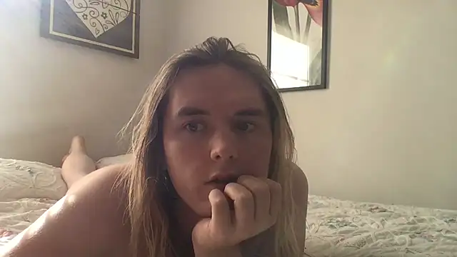 Elliebell online show from 11.12.25