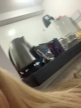 loiragoxtosinnha online show from 10.30.25