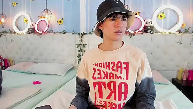 AleAurarashi online show from 11.19.25