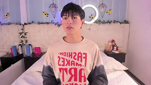 AleAurarashi online show from 11.26.25