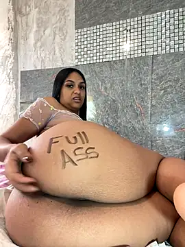 Messy-diana21 online show from 12.14.25