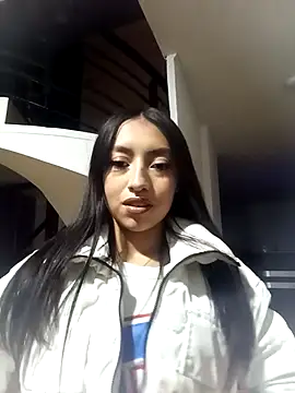 Luna Moo  online show from 09.25.25