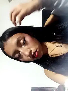 Luna Moo  online show from 09.26.25