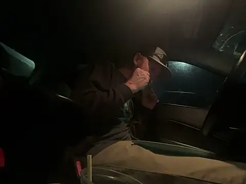 Snapshot of Chazington90 chatting on 09.18.25 Chazington90 online show from 09.18.25