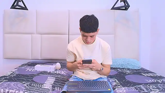 aron twink66 online show from 09.21.25