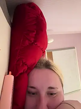 imawhorenslut19 online show from 04.13.26