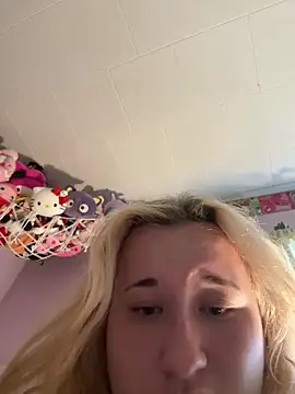 imawhorenslut19 online show from 04.15.26