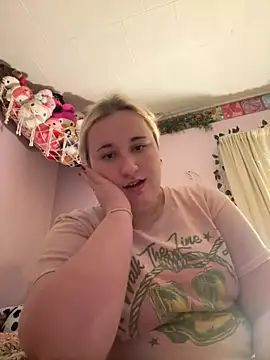 imawhorenslut19 online show from 04.28.26