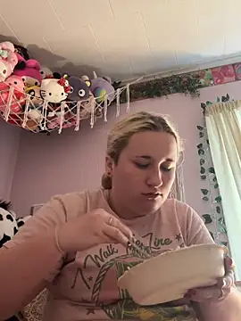 imawhorenslut19 online show from 04.28.26