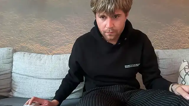 Snapshot of RioBlaze chatting on 03.26.26 RioBlaze online show from 03.26.26
