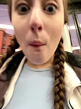 FroggyAnna online show from 10.21.25