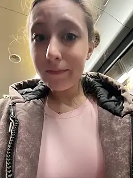 FroggyAnna online show from 11.12.25