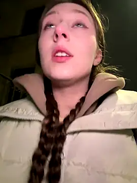 FroggyAnna online show from 12.19.25