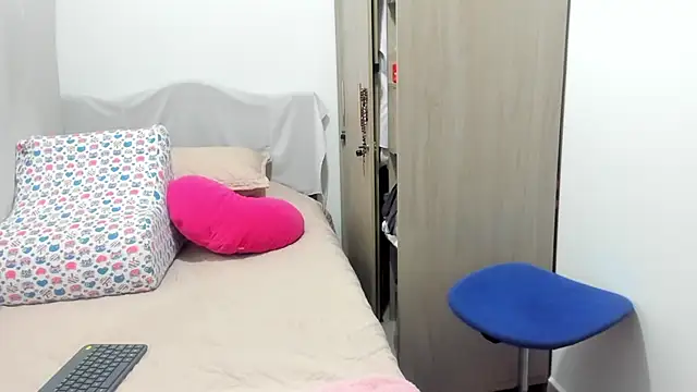 Isbettyche online show from 10.31.25