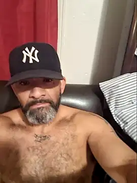 Snapshot of Cruz1522 chatting on 11.19.25 Cruz1522 online show from 11.19.25