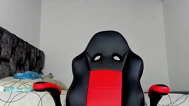 Snapshot of james_musclebbc chatting on 02.13.26 james musclebbc online show from 02.13.26