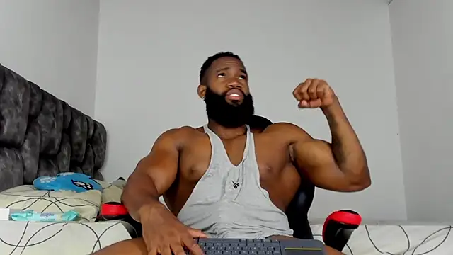 Snapshot of james_musclebbc chatting on 02.13.26 james musclebbc online show from 02.13.26