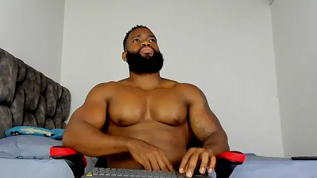 Snapshot of james_musclebbc chatting on 02.25.26 james musclebbc online show from 02.25.26