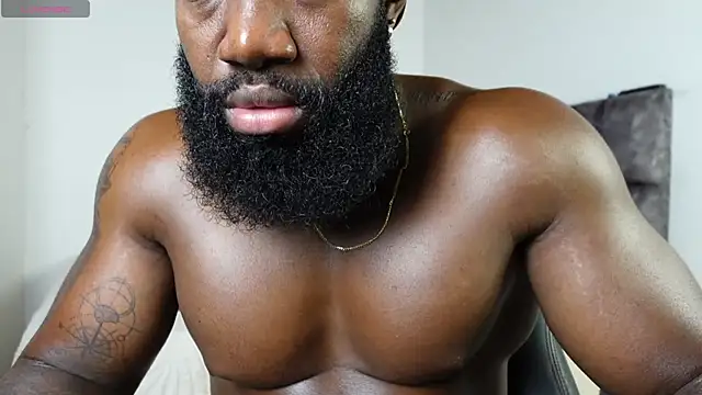 Snapshot of james_musclebbc chatting on 06.30.26 james musclebbc online show from 06.30.26