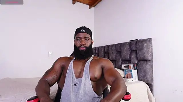 Snapshot of james_musclebbc chatting on 07.15.26 james musclebbc online show from 07.15.26