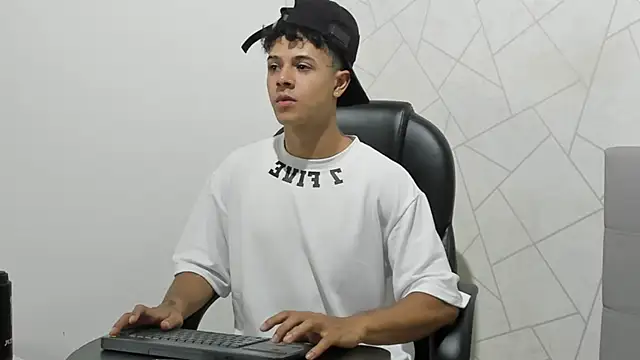 Alex Colton7 online show from 11.28.25