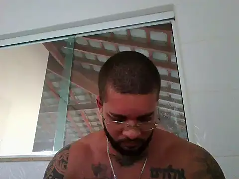 Snapshot of Mitt1993b chatting on 07.08.26 Mitt1993b online show from 07.08.26