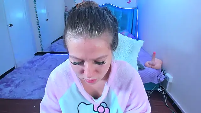 Luna Analya online show from 10.03.25