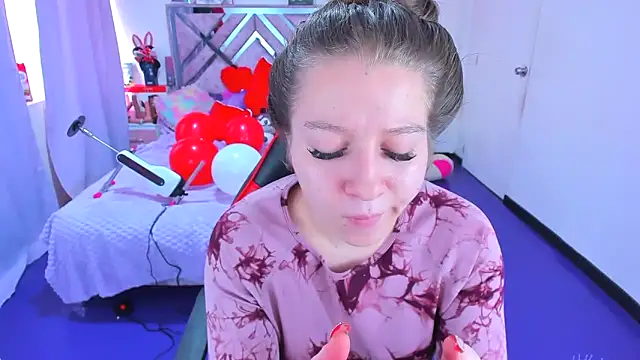 Snapshot of Luna_Analya chatting on 02.14.26 Luna Analya online show from 02.14.26