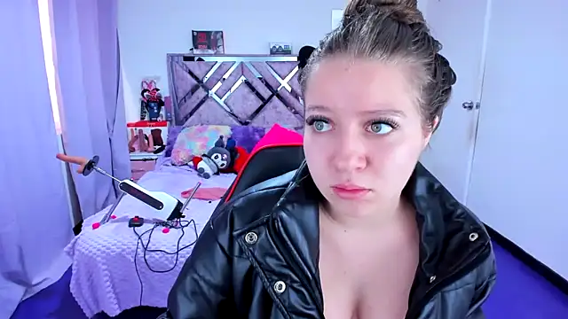 Snapshot of Luna_Analya chatting on 02.19.26 Luna Analya online show from 02.19.26