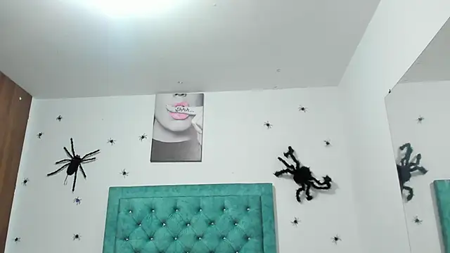 Rihanna hotx online show from 10.21.25