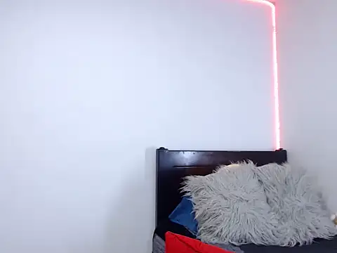 Snapshot of andrea_de_lucaa chatting on 09.10.25 andrea de lucaa online show from 09.10.25