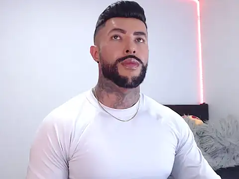 Snapshot of andrea_de_lucaa chatting on 09.13.25 andrea de lucaa online show from 09.13.25