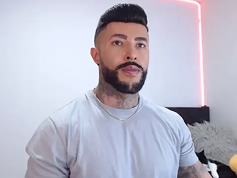 Snapshot of andrea_de_lucaa chatting on 09.16.25 andrea de lucaa online show from 09.16.25