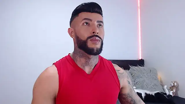 Snapshot of andrea_de_lucaa chatting on 09.24.25 andrea de lucaa online show from 09.24.25