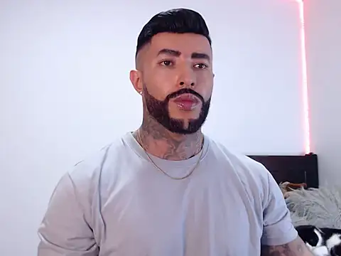 Snapshot of andrea_de_lucaa chatting on 10.09.25 andrea de lucaa online show from 10.09.25