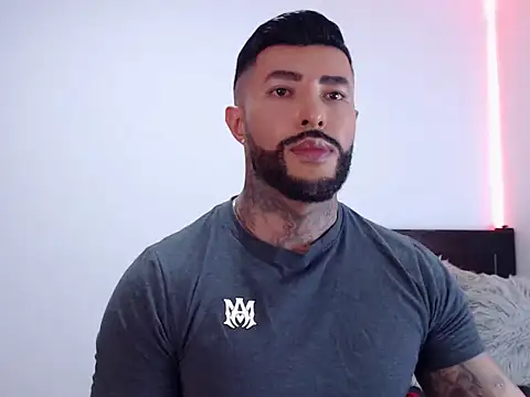 Snapshot of andrea_de_lucaa chatting on 10.12.25 andrea de lucaa online show from 10.12.25