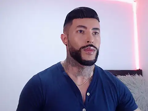 Snapshot of andrea_de_lucaa chatting on 10.26.25 andrea de lucaa online show from 10.26.25