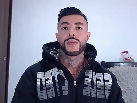 andrea de lucaa online show from 12.04.25