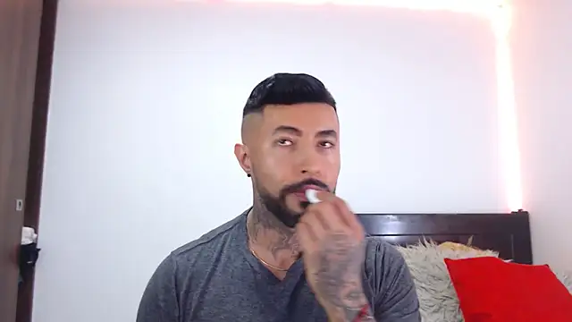 andrea de lucaa online show from 02.10.26