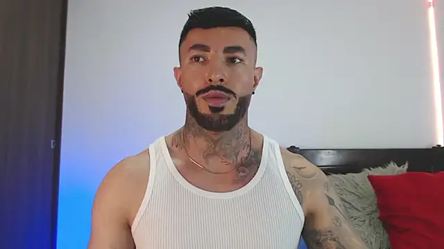 Snapshot of andrea_de_lucaa chatting on 04.26.26 andrea de lucaa online show from 04.26.26
