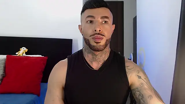 Snapshot of andrea_de_lucaa chatting on 05.09.26 andrea de lucaa online show from 05.09.26