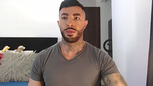 Snapshot of andrea_de_lucaa chatting on 05.12.26 andrea de lucaa online show from 05.12.26