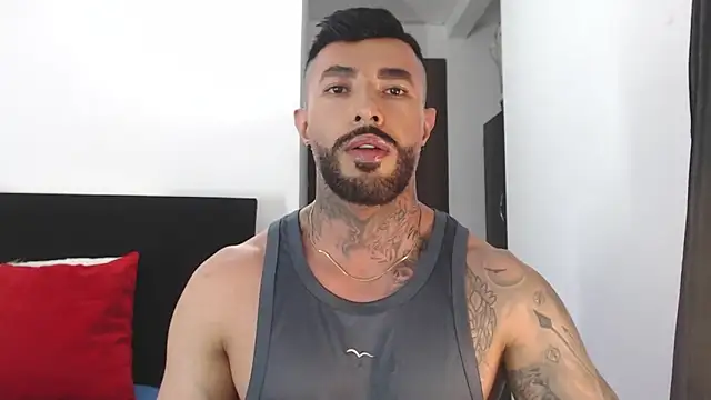 Snapshot of andrea_de_lucaa chatting on 05.22.26 andrea de lucaa online show from 05.22.26