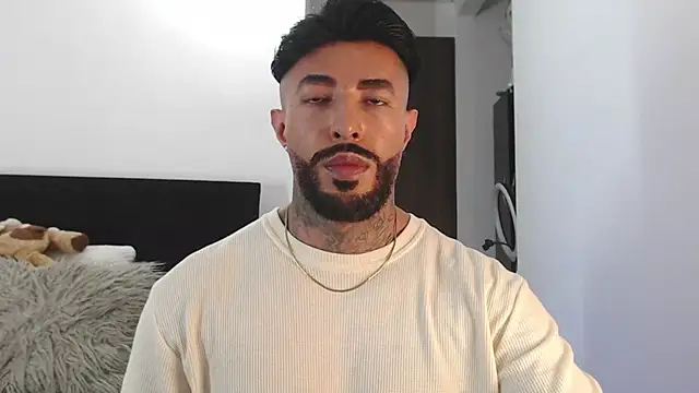 Snapshot of andrea_de_lucaa chatting on 05.30.26 andrea de lucaa online show from 05.30.26