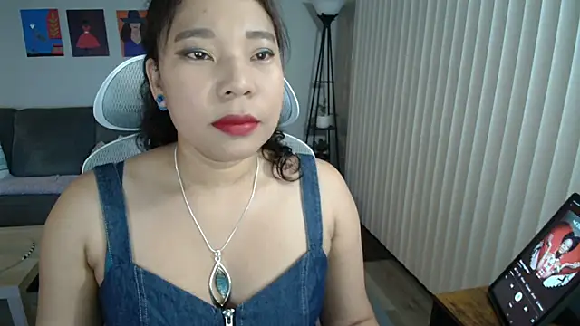 Snapshot of SHEILYN_ chatting on 06.27.26 SHEILYN online show from 06.27.26